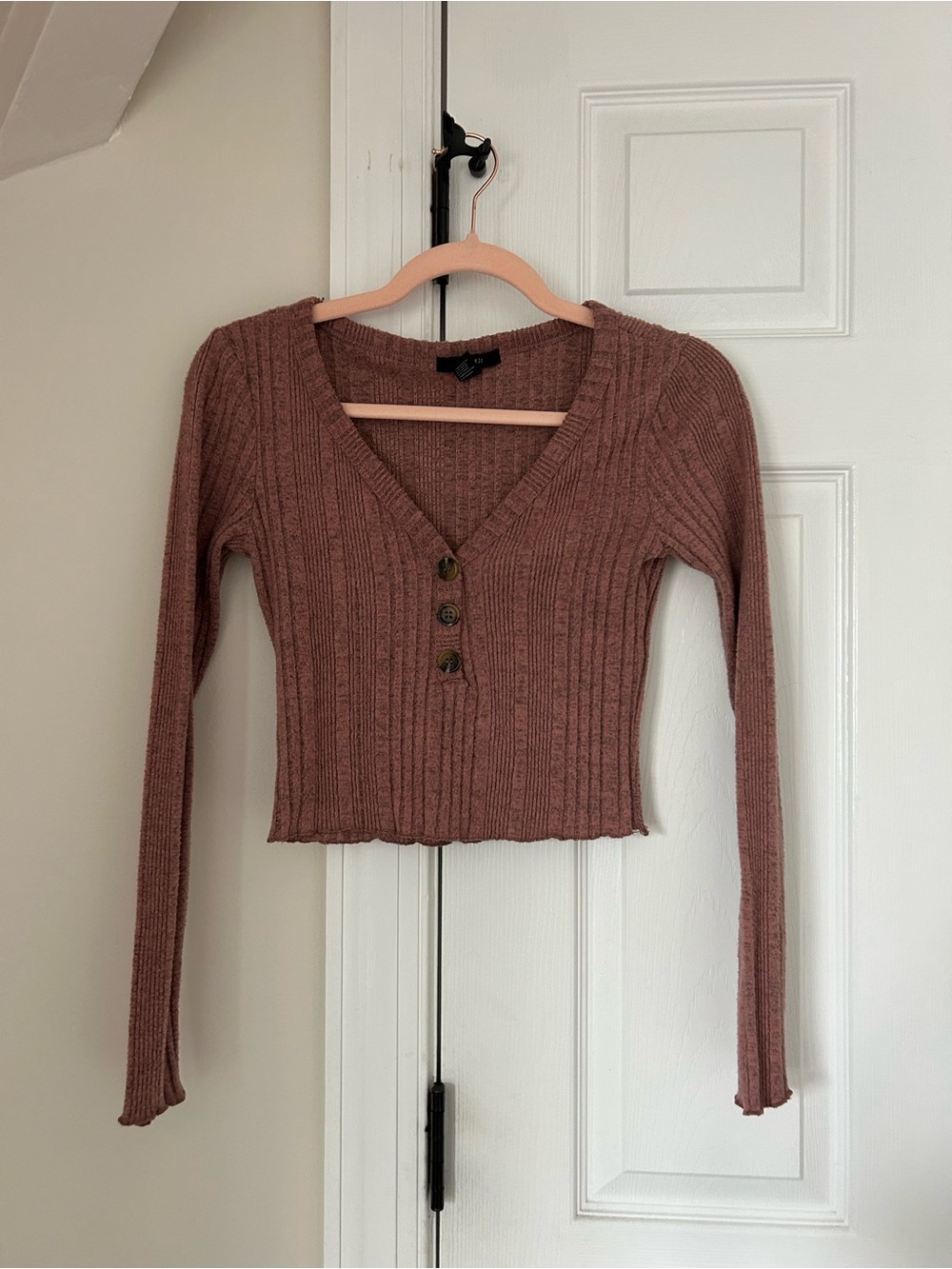 Forever 21 Mauve Ribbed Henley Crop Sweater S